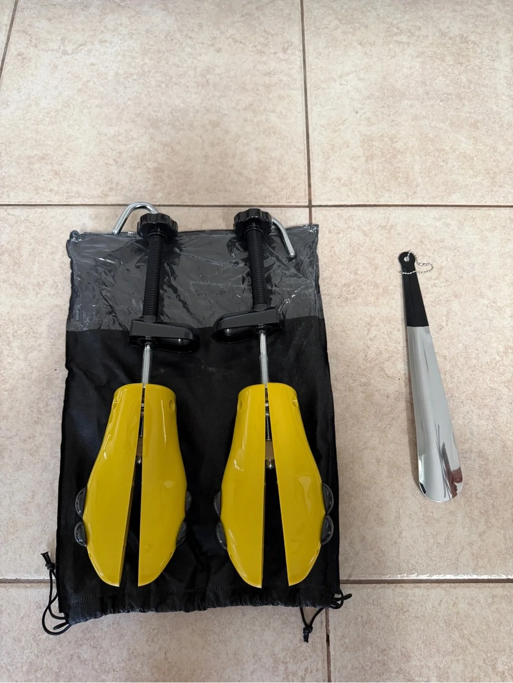Adjustable Shoe Stretcher – Fits Any Shoe Size